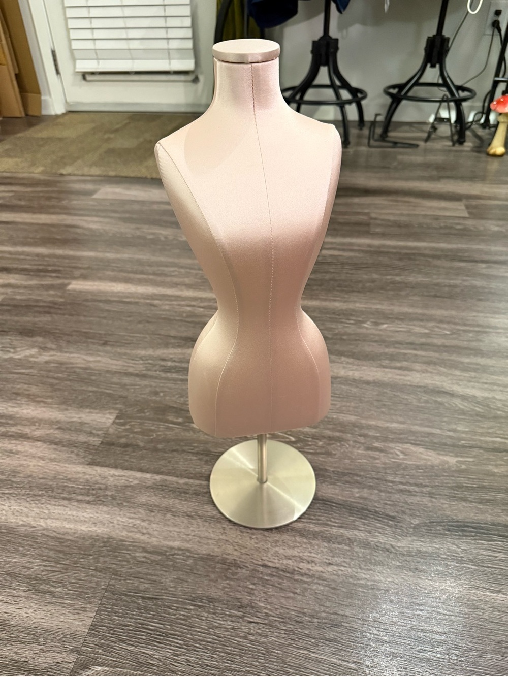 Victoria’s Secret blush pink small store mannequin display (2000s era)